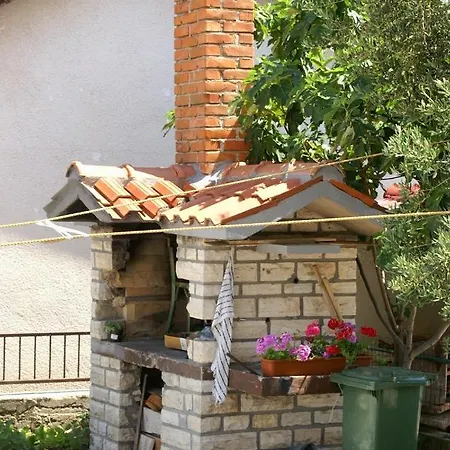 Apartment With A Parking Space - 4172 Vodice