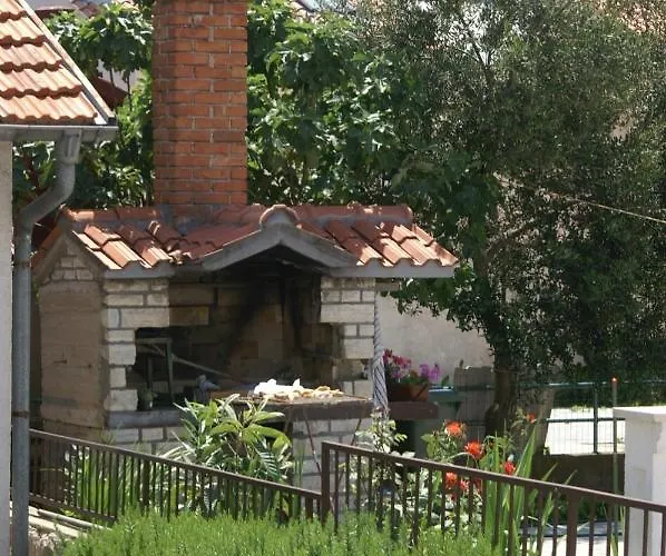 With A Parking Space - 4172 *