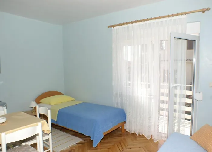 Appartement With A Parking Space - 4172 *